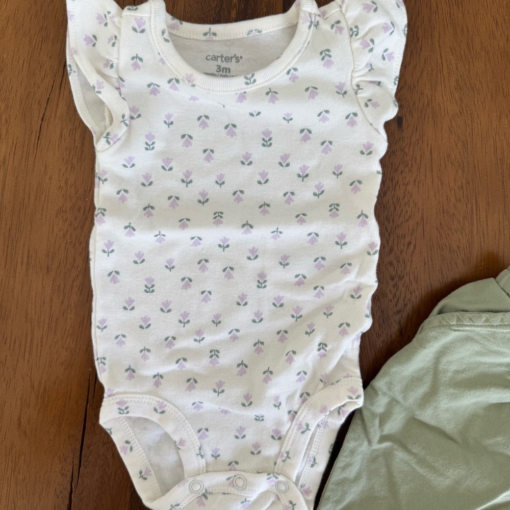 Carter’s Floral Print Bodysuit and Green Matching Pants Set Size 3M - Picture 4 of 4